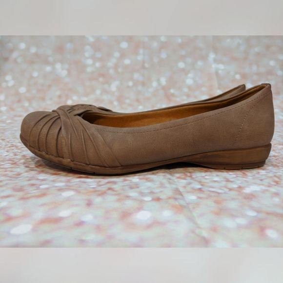 Naturalizer* Natural Soul Girly Twist Brown Flats - Picture 2 of 8